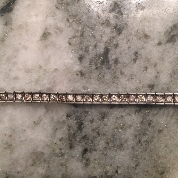 10kt White Gold  Diamond Tennis Bracelet💎 2 Day Clearance! 💎✨ - Picture 6 of 9